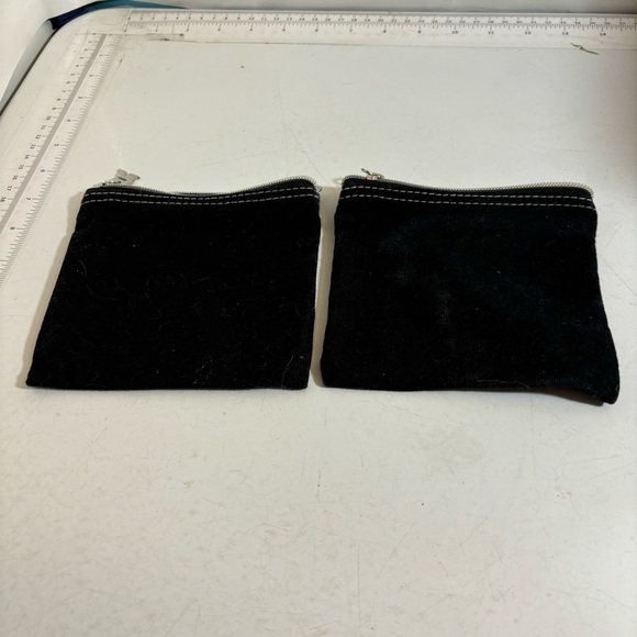 🛍️3/$30 Kiehl’s black zippered cosmetic travel pouch bag - Picture 2 of 12